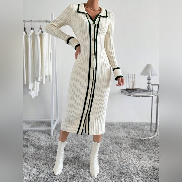 Contrasting Color Knitted Dress With Button Accents - Picture 2 of 7